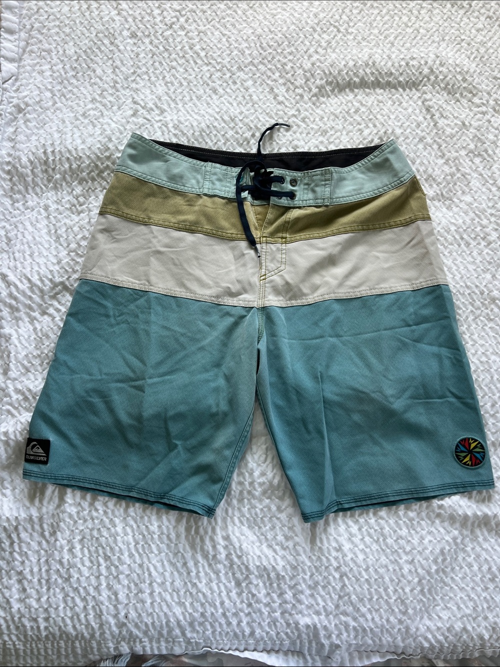 Quiksilver Men's Teal and Cream Colorblock Board Shorts*